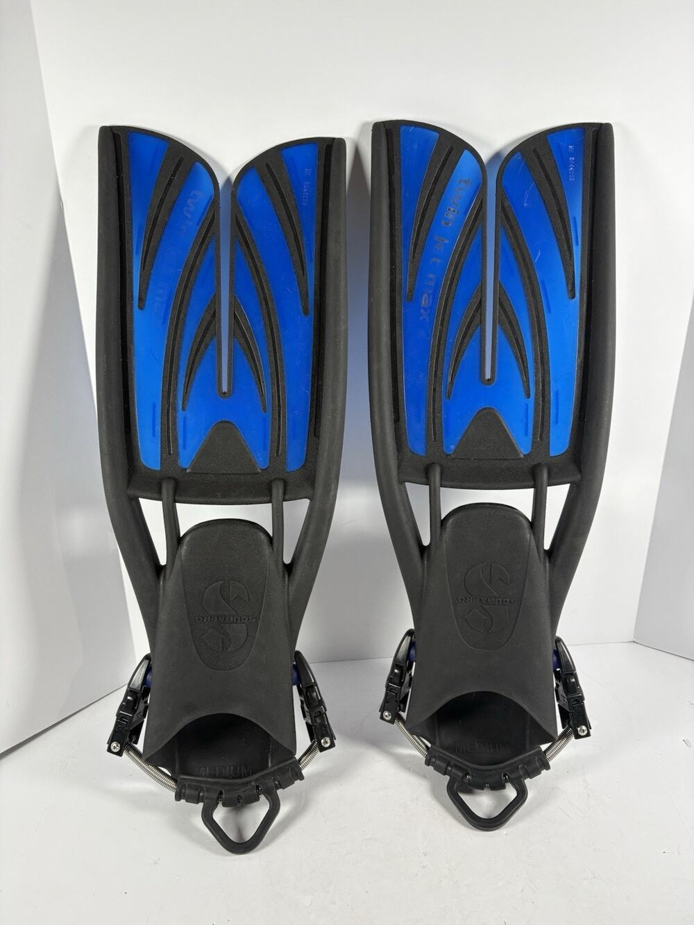Scubapro Twin Jet Scuba Diving Fins Medium Blue Black Adjustable Pair